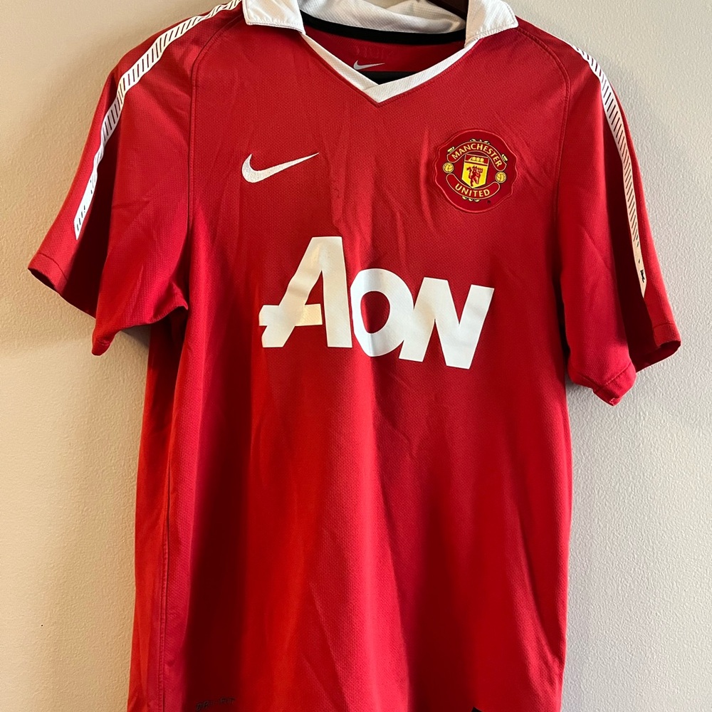 Nike Red Manchester United Short-Sleeve Soccer Jersey with White Accents